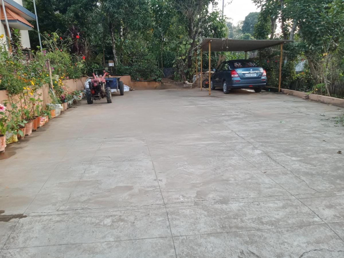 Krishna Kuteera Apartment Siddapura  Exterior photo